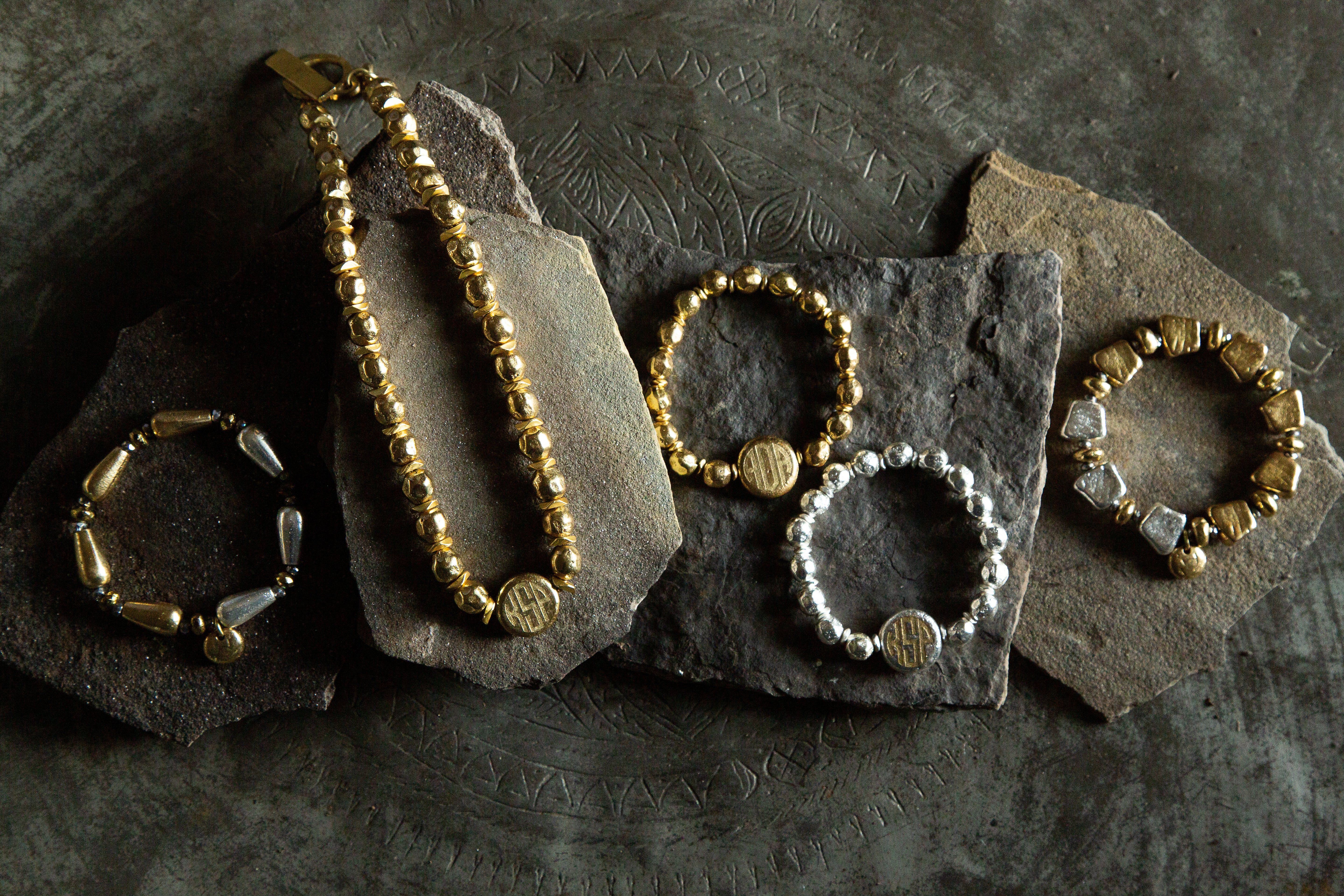 Signature Collection 03 - Custom Block Monogram (Silver)
