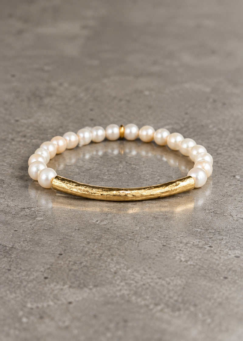 A Simple Yes Pearl Bracelet front view