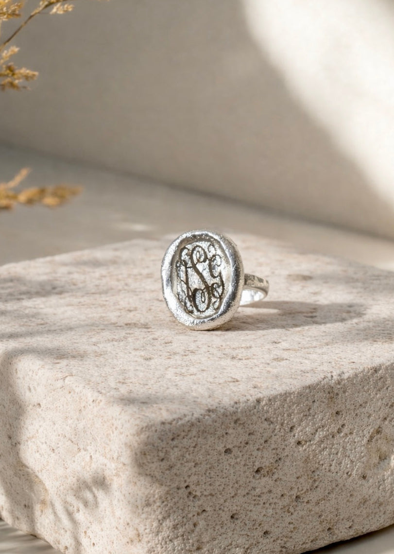 Silverado Momogrammed Oval Ring