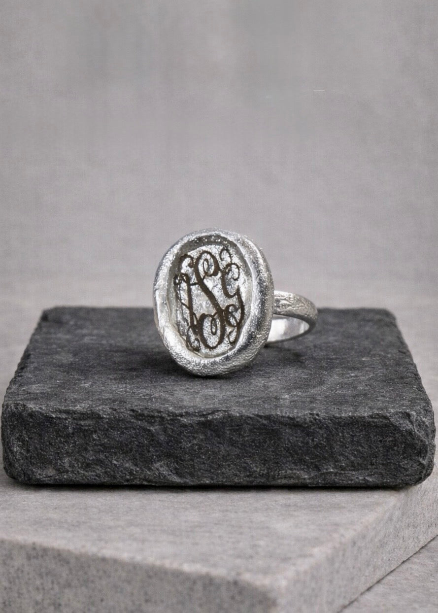Silverado Momogrammed Oval Ring