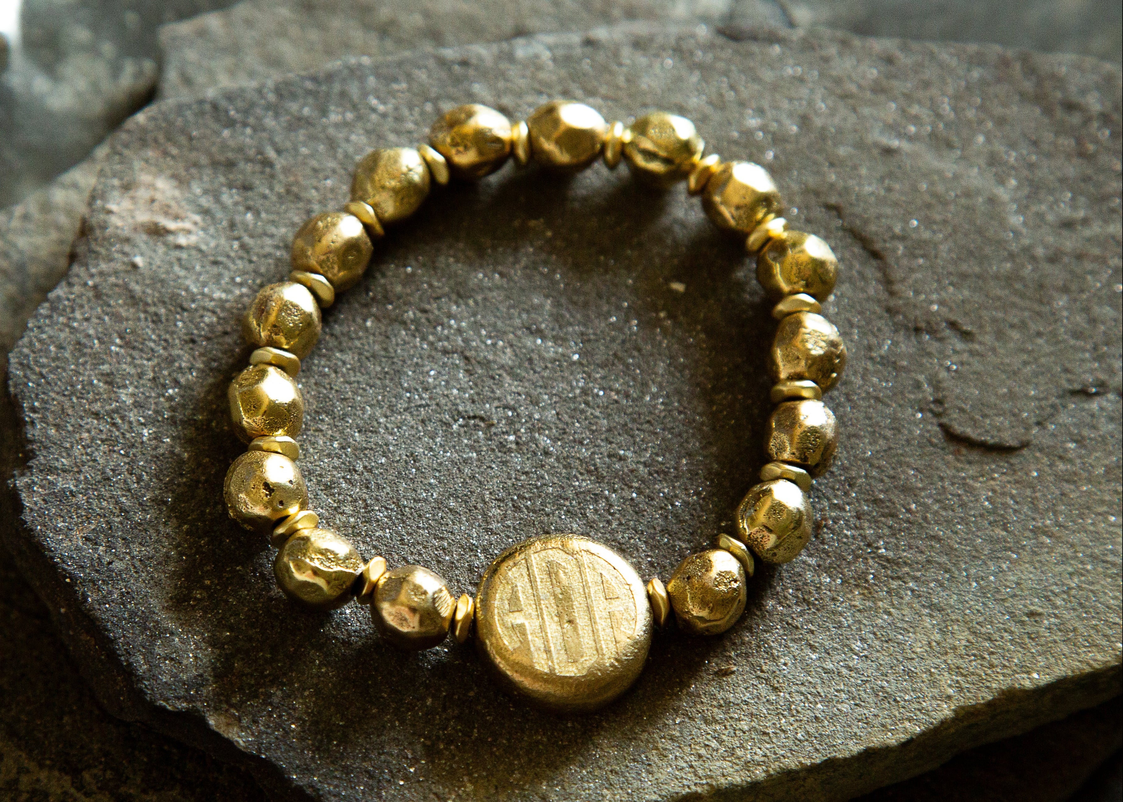 Signature Collection 03 - Custom Block Monogram (Gold)